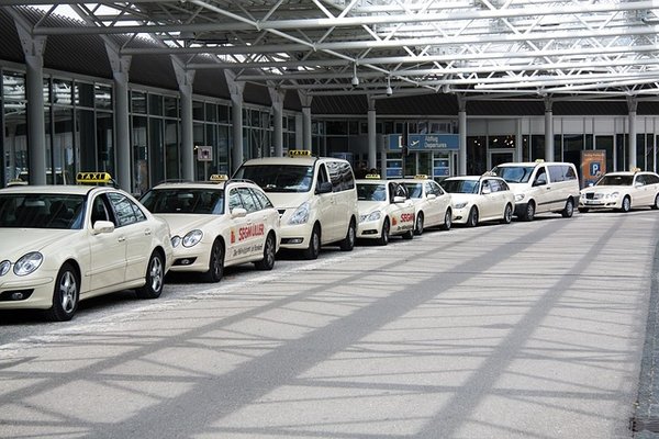 Option de transport : taxi tignes vers genève aéroport